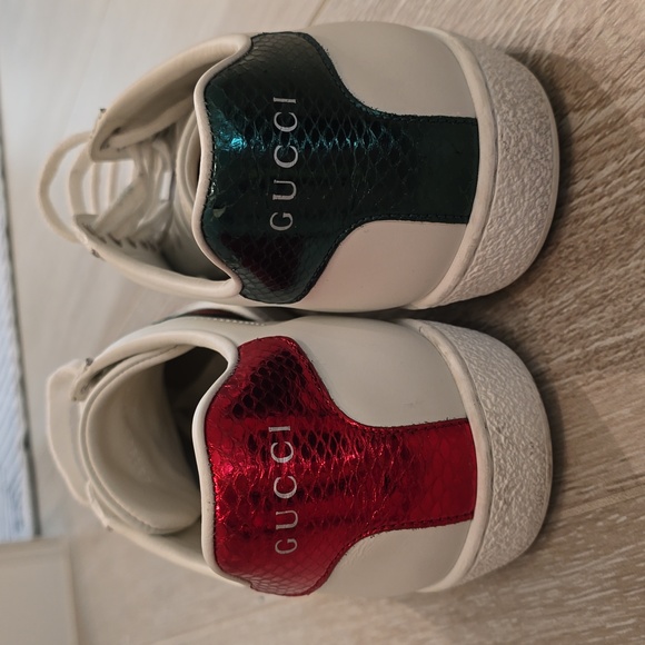 Women's Gucci Ace Embroidered Sneakers. Size 37.5 (US 7.5) - Picture 4 of 7